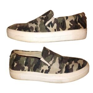 Steve Madden Camo Slip On Sneakers Size 10